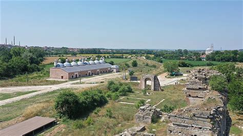  Yanziyan Geoparkı'nı Keşfedin: Neşeli Kaya Formasyonları ve Büyüleyici Doğal Manzaralar!