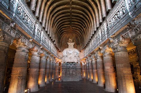 Ajanta Mağaraları: Tarihin Boynunu Bükmeye Hazır Olun!